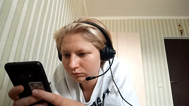 JennyShortcut online show from 06/18/26, 12:43