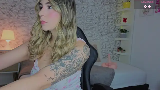 Isabella Bliss online show from 06/29/26, 07:57