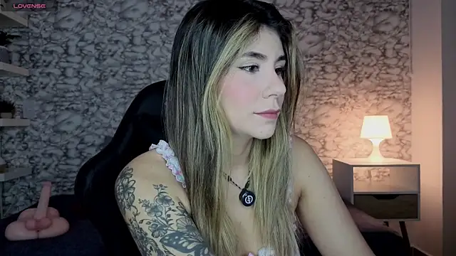 Isabella Bliss online show from 08/05/26, 10:15