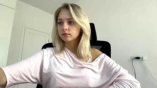 EveryoneEve online show from 07/18/26, 06:55