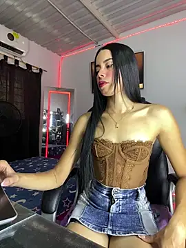 Snapshot of Lesly_Cute_ chatting on 06/20/26, 06:02 Lesly Cute online show from 06/20/26, 06:02