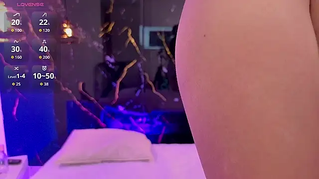 ZoeBlissX online show from 08/04/26, 11:37