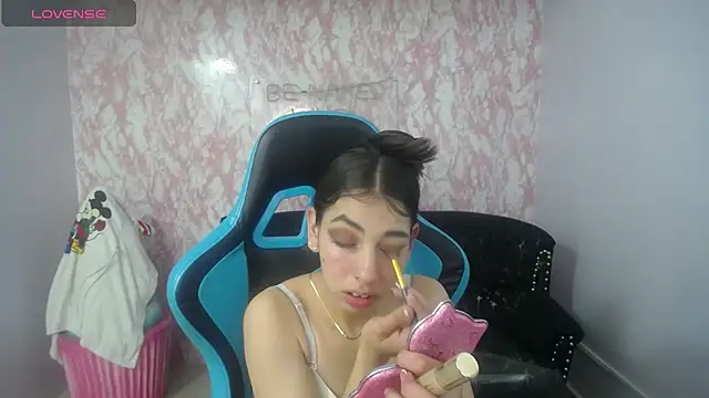 Snapshot of KiaraStar_ch chatting on 07/15/26, 08:16 KiaraStar ch online show from 07/15/26, 08:16