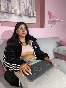 GabyLopez Pink online show from 07/02/26, 04:51