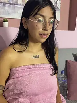 GabyLopez Pink online show from 07/28/26, 11:17