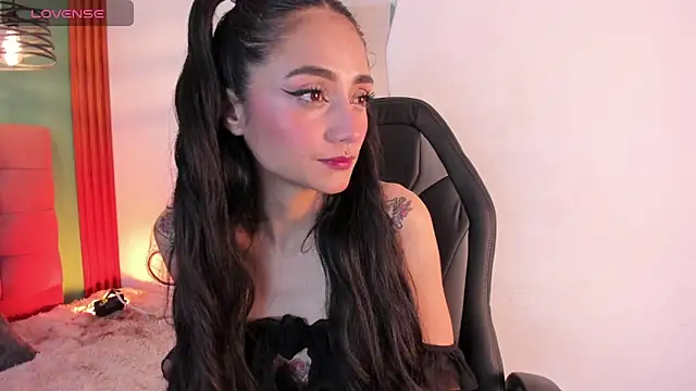Snapshot of raven__smith chatting on 06/19/26, 06:41 raven smith online show from 06/19/26, 06:41