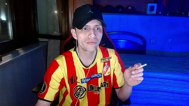 latino with hard cock online show from 06/17/26, 08:41