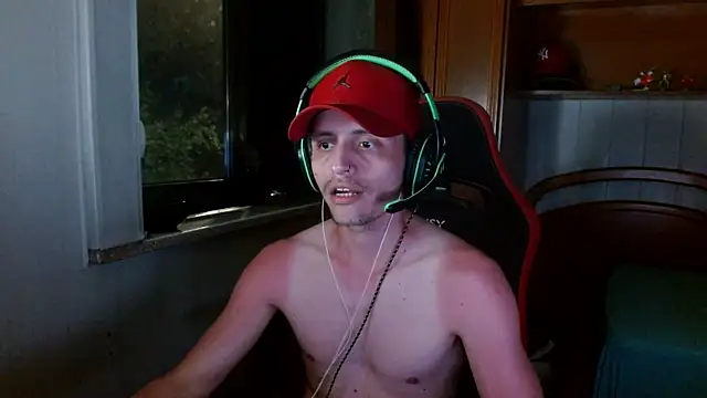 latino with hard cock online show from 06/23/26, 10:52