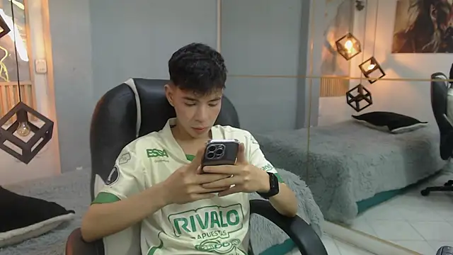 Snapshot of ash_ka chatting on 07/08/26, 10:32 ash ka online show from 07/08/26, 10:32