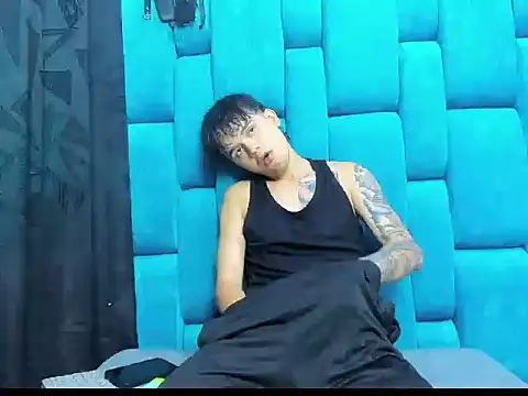 Snapshot of boytatto_22cm chatting on 06/17/26, 05:12 boytatto 22cm online show from 06/17/26, 05:12