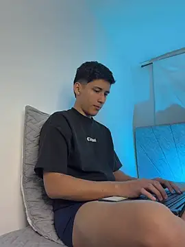 Snapshot of SantiLux_ chatting on 08/07/26, 01:50 SantiLux online show from 08/07/26, 01:50