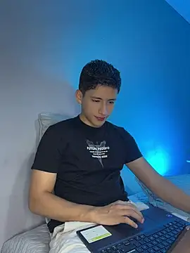 Snapshot of SantiLux_ chatting on 07/19/26, 02:31 SantiLux online show from 07/19/26, 02:31