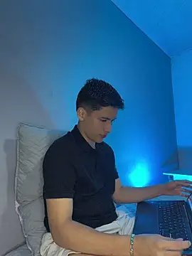 Snapshot of SantiLux_ chatting on 07/18/26, 03:04 SantiLux online show from 07/18/26, 03:04