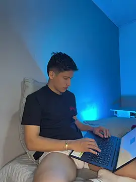 Snapshot of SantiLux_ chatting on 07/17/26, 02:53 SantiLux online show from 07/17/26, 02:53