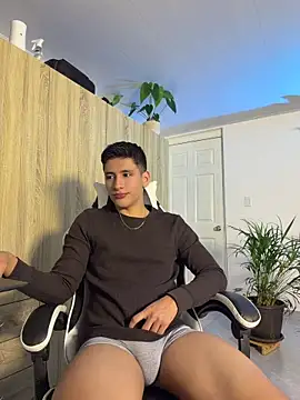 Snapshot of SantiLux_ chatting on 07/03/26, 05:47 SantiLux online show from 07/03/26, 05:47