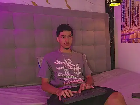 Snapshot of thiago_preston chatting on 06/23/26, 07:45 thiago preston online show from 06/23/26, 07:45