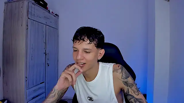 tylerrnova online show from 08/01/26, 04:10
