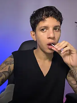 tylerrnova online show from 06/25/26, 03:26