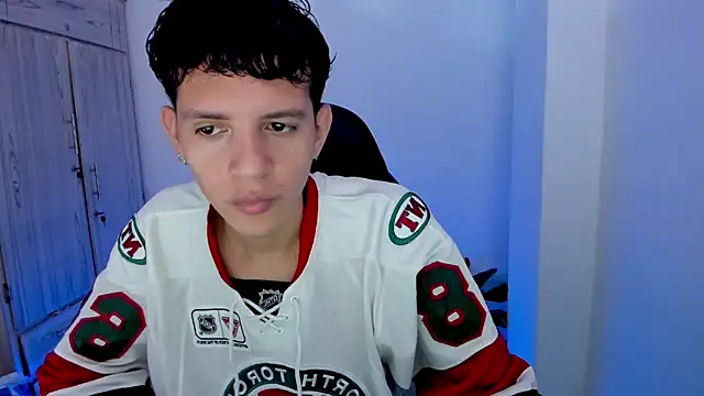 tylerrnova online show from 07/18/26, 03:15