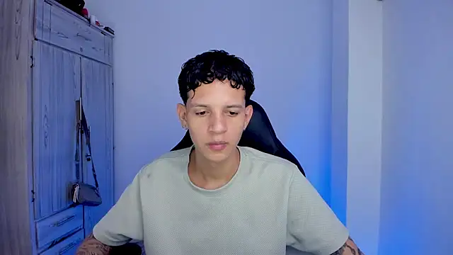 tylerrnova online show from 08/04/26, 03:22