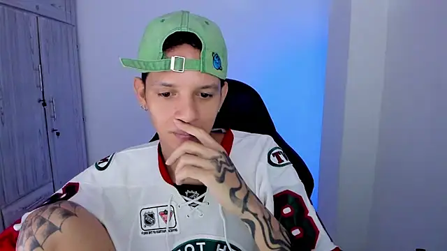 tylerrnova online show from 06/26/26, 03:23