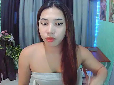 Snapshot of XCalixa chatting on 07/28/26, 08:11 XCalixa online show from 07/28/26, 08:11
