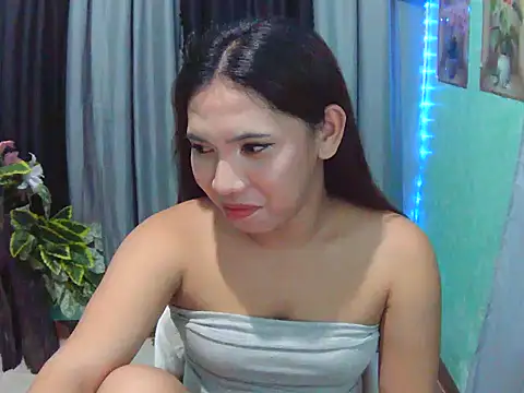 Snapshot of XCalixa chatting on 07/28/26, 03:21 XCalixa online show from 07/28/26, 03:21