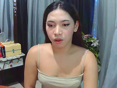 Snapshot of XCalixa chatting on 07/17/26, 07:11 XCalixa online show from 07/17/26, 07:11