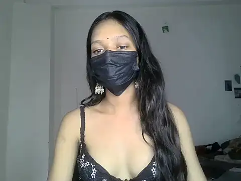 LILY HOTYY online show from 08/05/26, 07:13