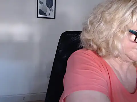 NoraMelow online show from 07/11/26, 07:52