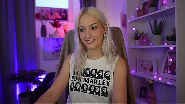 Lucy Cutie  online show from 07/22/26, 06:10