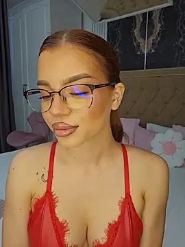 Snapshot of YasminnDoll chatting on 07/24/26, 04:19 YasminnDoll online show from 07/24/26, 04:19