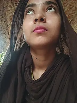 Snapshot of Simran_143 chatting on 07/25/26, 04:53 Simran 143 online show from 07/25/26, 04:53