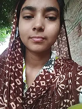 Snapshot of Simran_143 chatting on 08/06/26, 04:40 Simran 143 online show from 08/06/26, 04:40