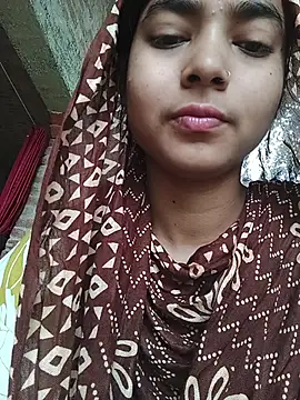 Snapshot of Simran_143 chatting on 08/05/26, 04:28 Simran 143 online show from 08/05/26, 04:28