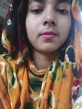 Snapshot of Simran_143 chatting on 08/04/26, 04:17 Simran 143 online show from 08/04/26, 04:17