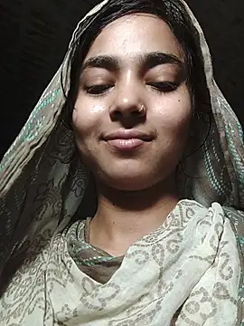 Snapshot of Simran_143 chatting on 07/15/26, 04:25 Simran 143 online show from 07/15/26, 04:25