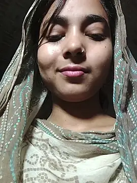 Snapshot of Simran_143 chatting on 07/17/26, 04:37 Simran 143 online show from 07/17/26, 04:37