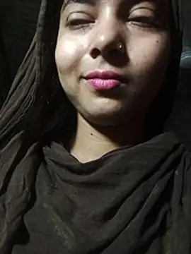 Snapshot of Simran_143 chatting on 07/25/26, 04:57 Simran 143 online show from 07/25/26, 04:57