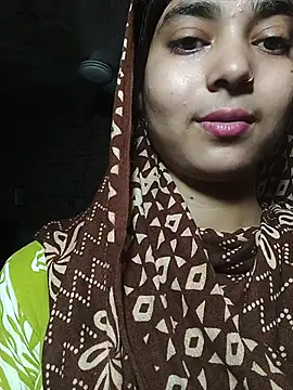 Snapshot of Simran_143 chatting on 08/05/26, 04:34 Simran 143 online show from 08/05/26, 04:34