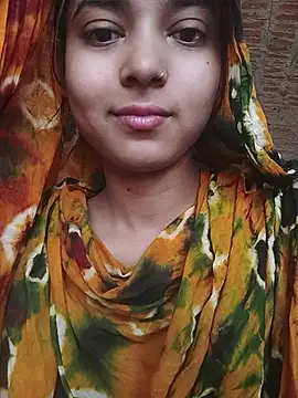 Snapshot of Simran_143 chatting on 07/13/26, 04:34 Simran 143 online show from 07/13/26, 04:34