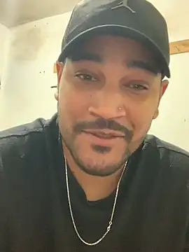 Snapshot of wandinho13 chatting on 06/17/26, 01:21 wandinho13 online show from 06/17/26, 01:21