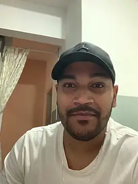 Snapshot of wandinho13 chatting on 06/18/26, 11:37 wandinho13 online show from 06/18/26, 11:37