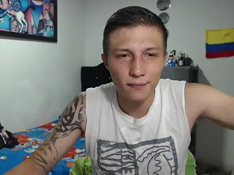 Snapshot of Stiiveen777 chatting on 07/19/26, 01:03 Stiiveen777 online show from 07/19/26, 01:03