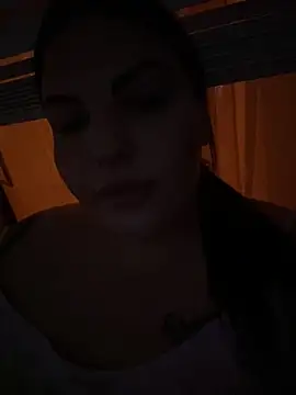Snapshot of AngelinaMina chatting on 06/17/26, 07:35 AngelinaMina online show from 06/17/26, 07:35