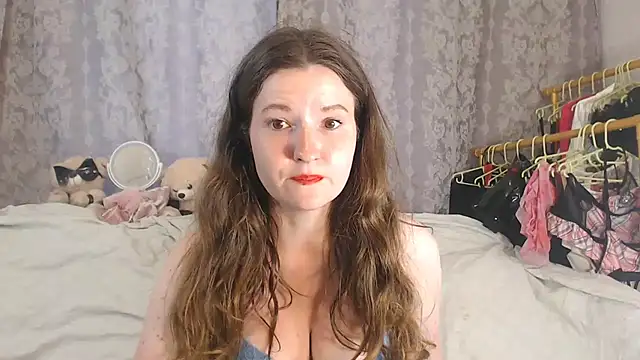 Snapshot of ChloeBrooklyn chatting on 06/24/26, 02:04 ChloeBrooklyn online show from 06/24/26, 02:04