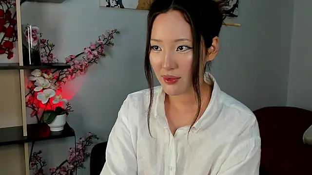 Snapshot of Lillie_sunn chatting on 06/21/26, 10:04 Lillie sunn online show from 06/21/26, 10:04