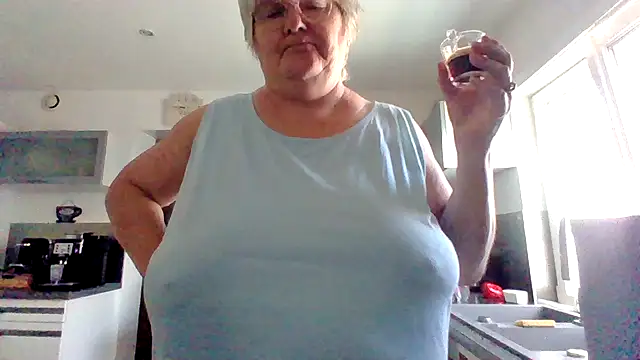 Snapshot of coquinesensuel chatting on 07/08/26, 07:20 coquinesensuel online show from 07/08/26, 07:20