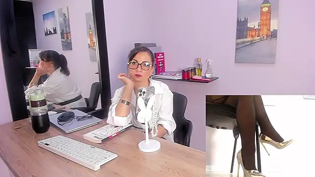 Greta Borbon  online show from 07/15/26, 12:12