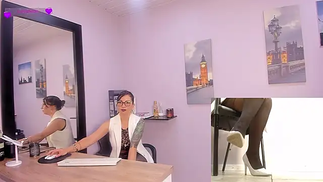 Greta Borbon  online show from 07/17/26, 12:02